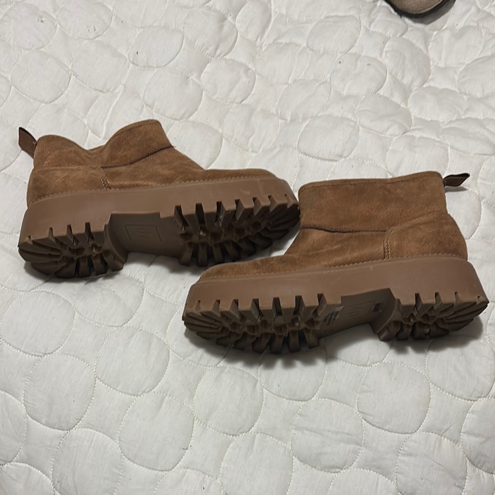 Dolce Vita Tan Ankle Boots with Chunky Outsole